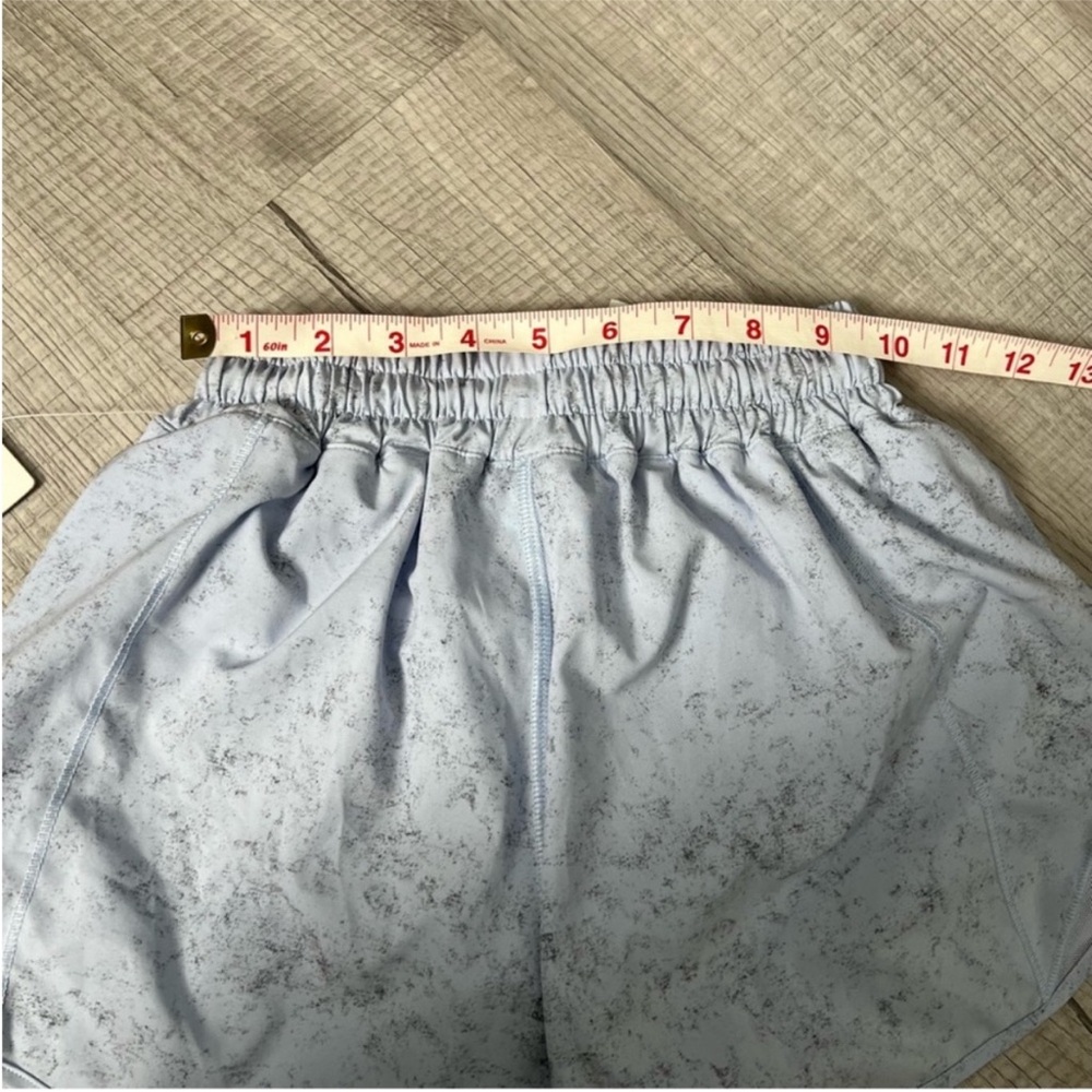 NEW LULULEMON Hotty Hot High-Rise Lined Short 4"
Gravel Dust Pastel Blue Sise 2 - Picture 13 of 16